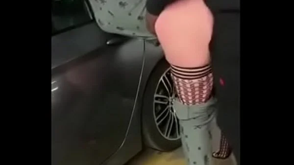 Pawg Gets Fucked in Parking lot