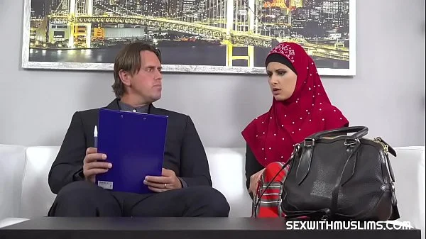 Lawyer settles for fine muslim pussy