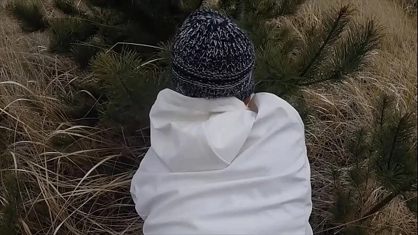 Teasing milf gets her ass fucked at the beach