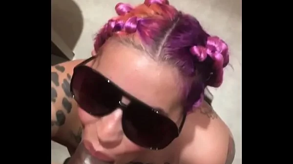 Dressing room throat