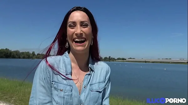 Carlie, belle coquine, veut de la sodomie avant tout