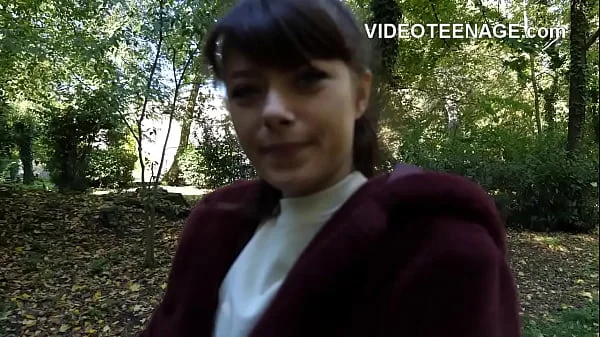 skinny 19 years old brunette porno casting