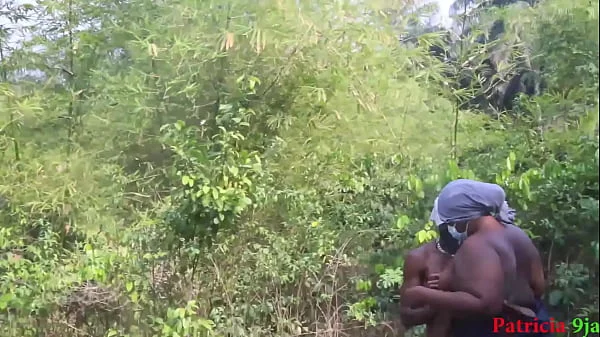 she didn't know that someone is hiding to fucked her in the Bush