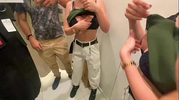 Risky fuck in changing room wiht beauty teen