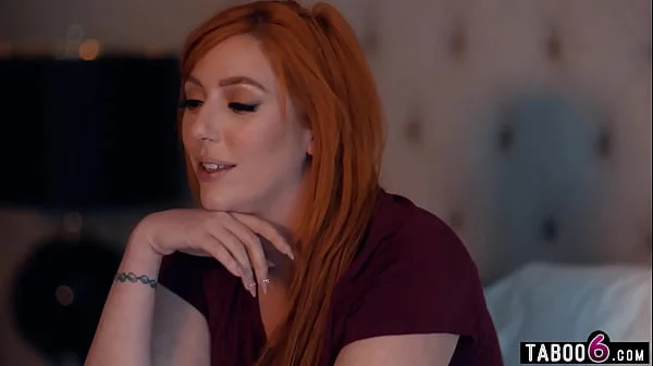 Big ass MILF stepmom Lauren Phillips forgot her pants in front of her stepson