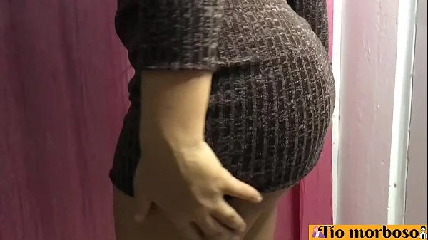 Me seduce y pide que me corra en sus bragas