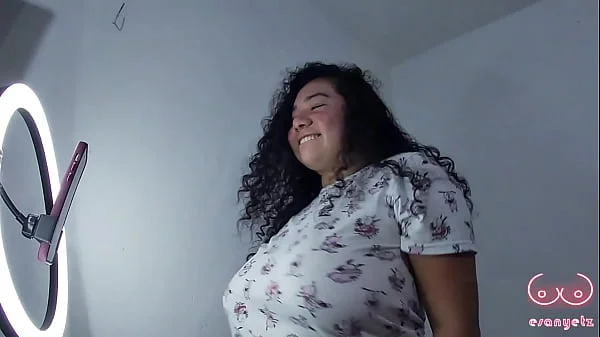 Chica busty baila sexy enfrente de su cuñado