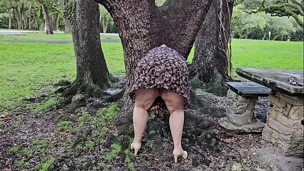 Big ass Pawg hijab Muslim Milf pissing outdoor in the park and getting pussy fingered by stranger