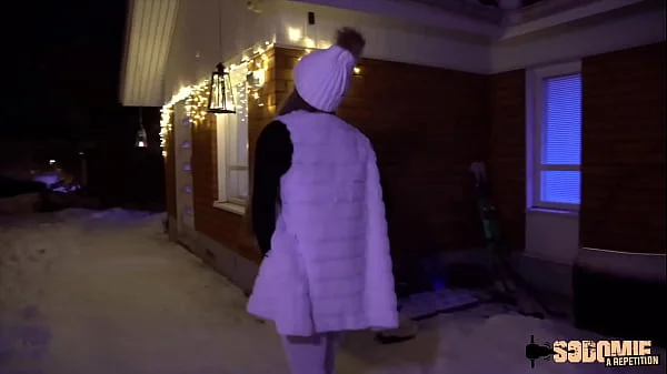 Kinuski, une blonde coquine qui se fait baiser par tous les trous