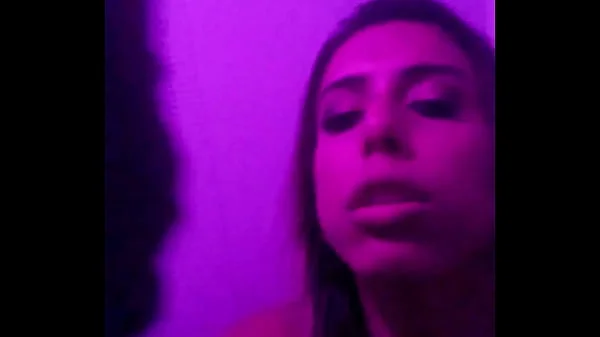 Transando com minha loira no banheiro da balada