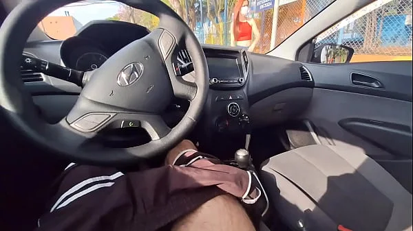 no ponto de onibus tirei pau pra fora e arrisquei masturbaçao