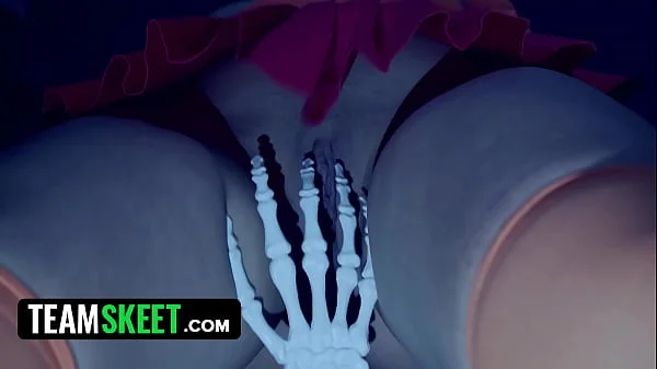 Jinkies! Velma & Fred Are Trying To Solve A Mystery In A Creepy House But They Fuck Instead