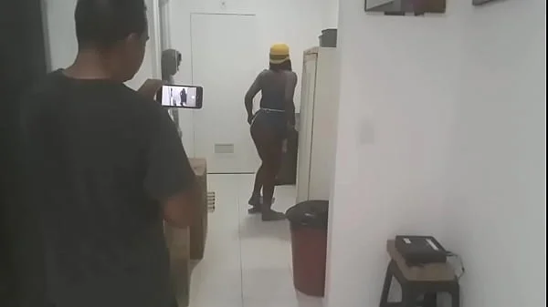 Fabinho Costha  mykng off