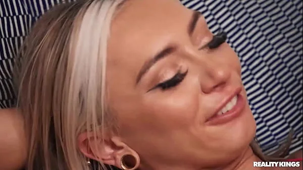 Vacation Pussy Tastes Better / Reality Kings  / download full from rkfull.com/tas