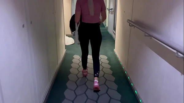 I like an unknown girl from the cruise ship gym, I go to her room to fuck her and she gives me a blowjob until I finish cumming