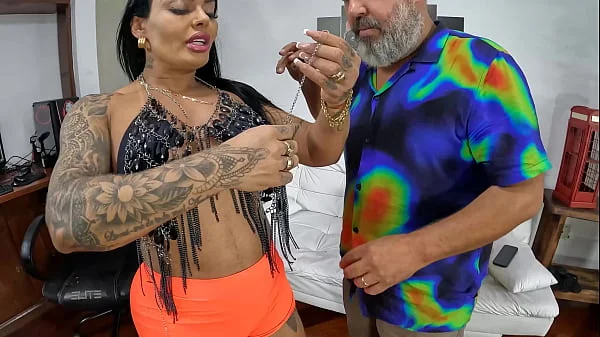 Na sua primeira vez Leila Dantas se prepara para os primeiros videos