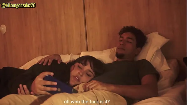 Mirando una pelicula con mi hermanastro y sin querer me trague su pene(Casi nos descubren) ALISONGONZALEZ26 X FANTASIAHARDCORESEX