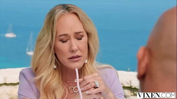 VIXEN Irresistible Apolonia Seduces Her Ex At His Wedding