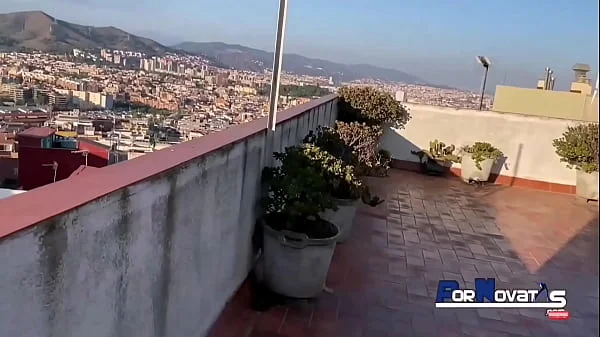 PORNOVATAS - Me lleve para casa a la madura mas guarra de la playa y acabamos follando en la terraza