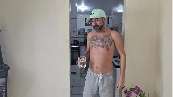 Minha meia-irmã estuda sem calcinha