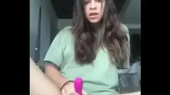 Linda MILF masturbándose