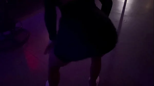 novinha fode com 2 no swing e depois na rua com corno