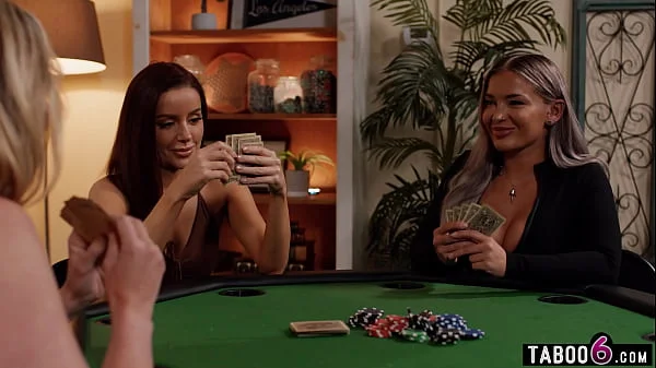 Poker night with lesbian couple had her losing the last hand