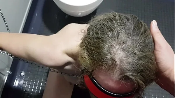 Esclave F humiliation uro dans les WC publics 30 decembre 2022