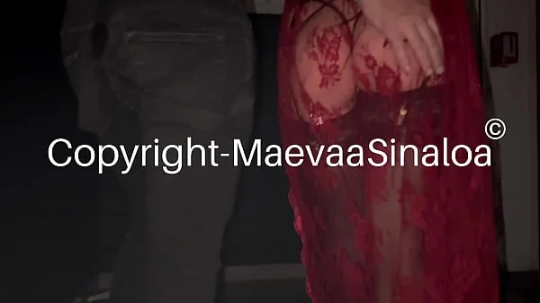 Ma femme se fait baiser comme une pute dans un club echangiste et elle avale tous son sperme