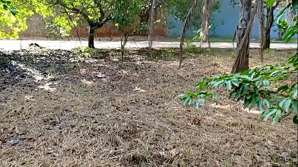 Putinha fez um boquete de graça em mim no meio da rua ,não pude resistir e depois me ferrei porque minha esposa descobriu por causa deste vídeo que deixei ela gravar