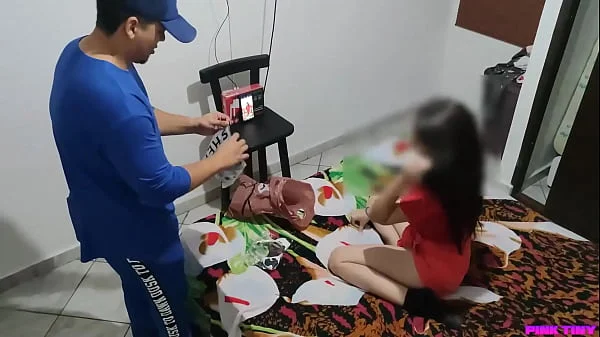 Engañe a mi Sobrina Comprándole un Traje Cosplay Sexi en vez de un difraz para un Concurso de Belleza