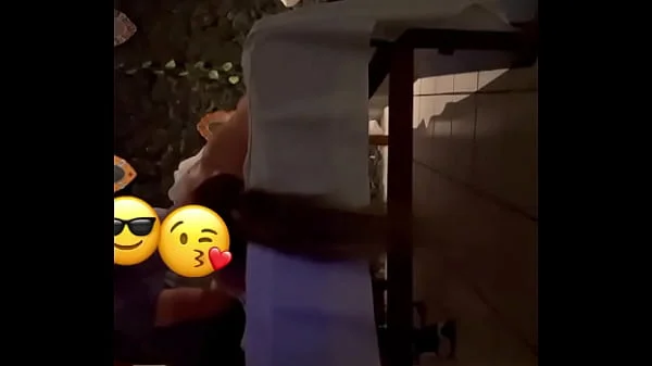 Masajista se aprovecha de rubia. Cámara escondida.