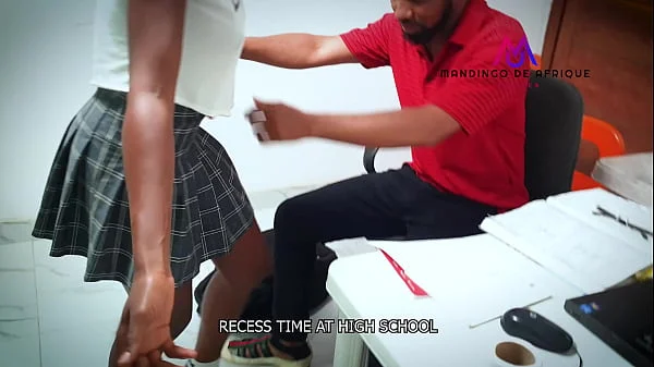 SUPER AMATEUR TEEN FUCK DURING RECESS