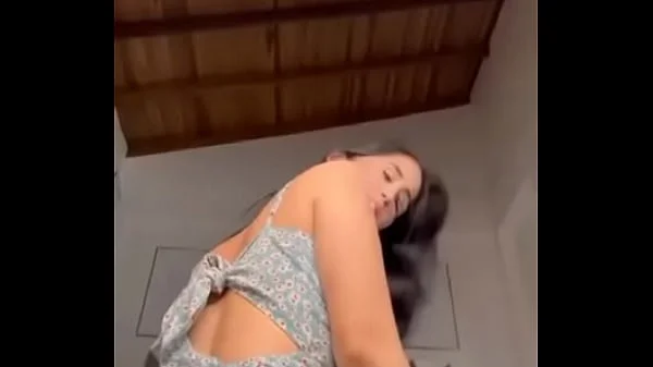 MELISSA PAREDES ACTRIZ PERUANA SE MASTURBA