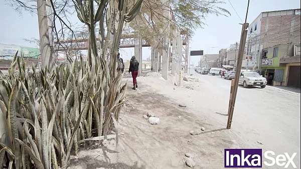 Latina petite timida de 18 años es follada por desconocido morboso de Perú.