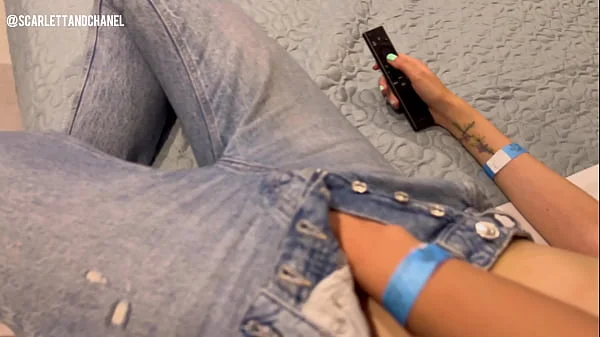 Nos quedamos solas mi cuñada y yo en un paseo con mi marido!