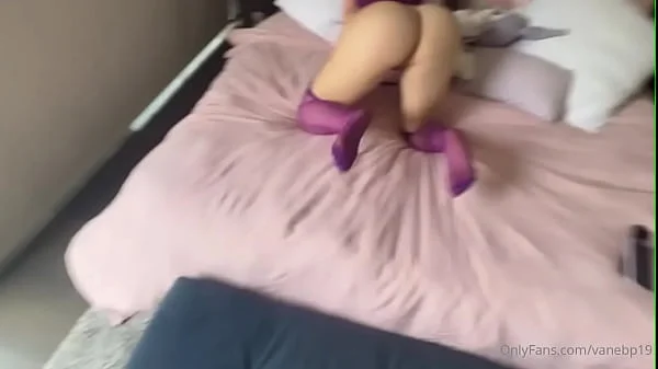Vanessa Bohorquez Lenceria Morada y Gris follando OF Video