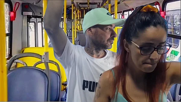 Jovem estudante encoxada e fodida no ônibus em público!