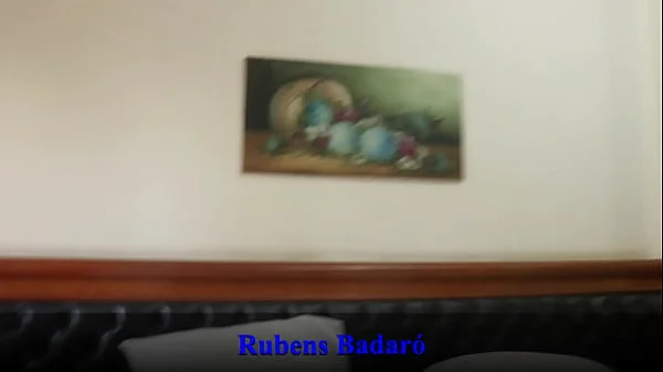 Um negão pauzudo arromba o cuzinho da camareira anãzinha sem camisinha (VIDEO COMPLETO NO RED/SHEER)