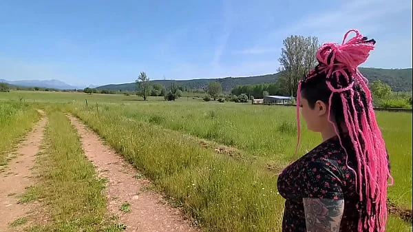 Me Follo a una DESCONOCIDA en el CAMPO