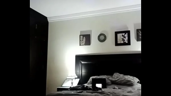 Perra infiel cogiendo en Hotel es descubrida por el Novio