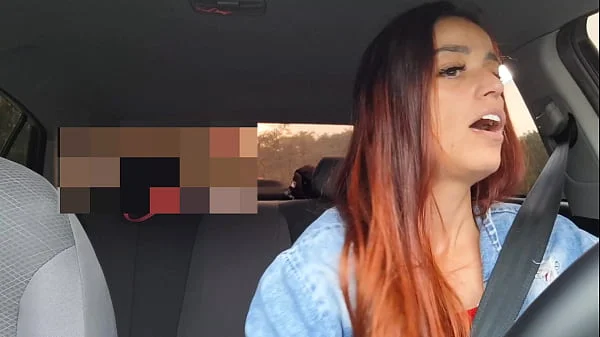 Motorista de app safada pegou passageiro se masturbando por trás e fudeu com ele sem camisinha!