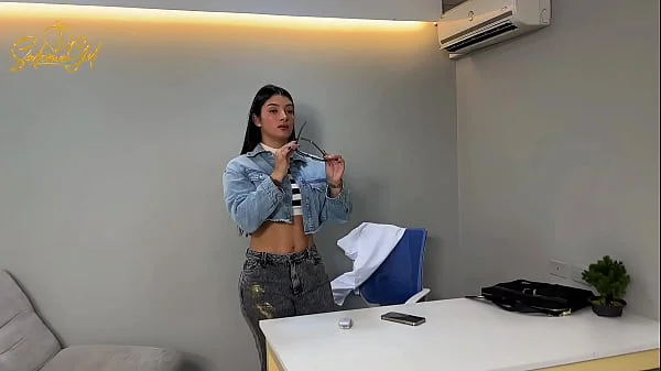 MILF psychologist expressed milk from his patient that was cheated for his girlfriend - Salome Gil