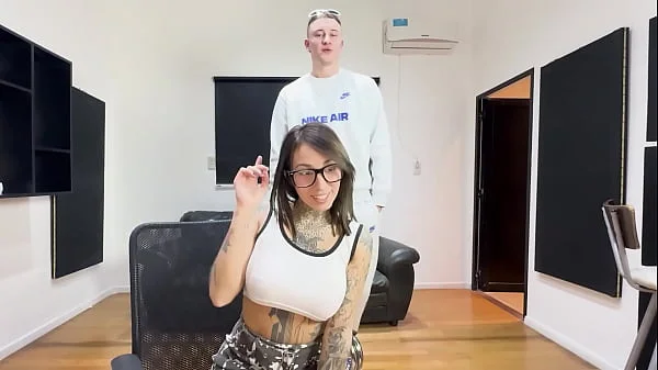 Cofla24cm steps by LuzzChan's streaming and fucks her roughly!