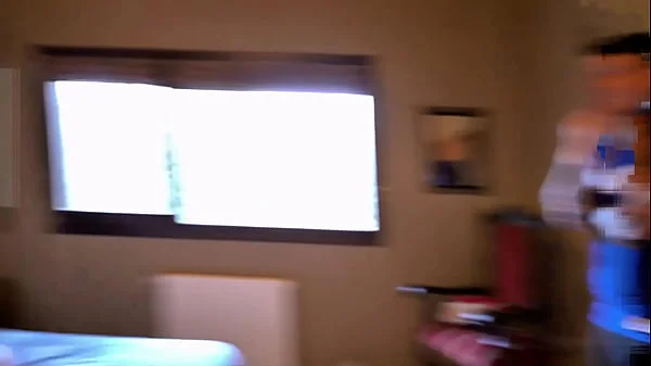 MADRASTRA LE ENSEÑA A TRAGAR DOS PIJAS A LA VEZ, A SU HIJASTRA