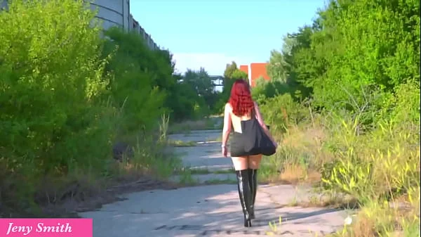 Jeny Smith asked to be chained her with a timer padlock with a toy in her pussy