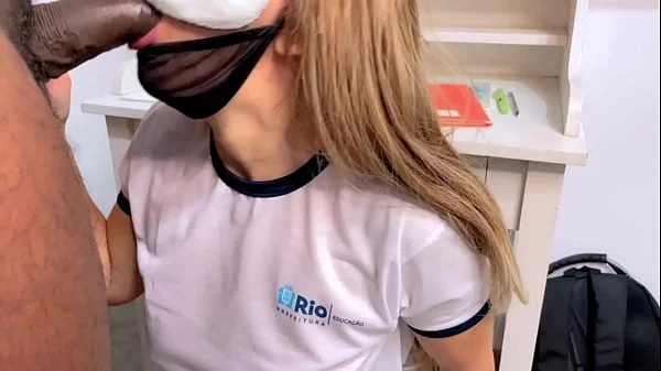 PROFESSOR E ALUNA NO RIO PEGOS FAZENDO SEXO E ELE FOI DEMITIDO