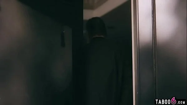 Babysitter teen makes a generous deal with the