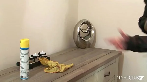 Tattooed stepmom fucks a y. guy