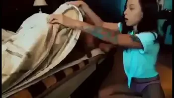 h. regala una mamada d.